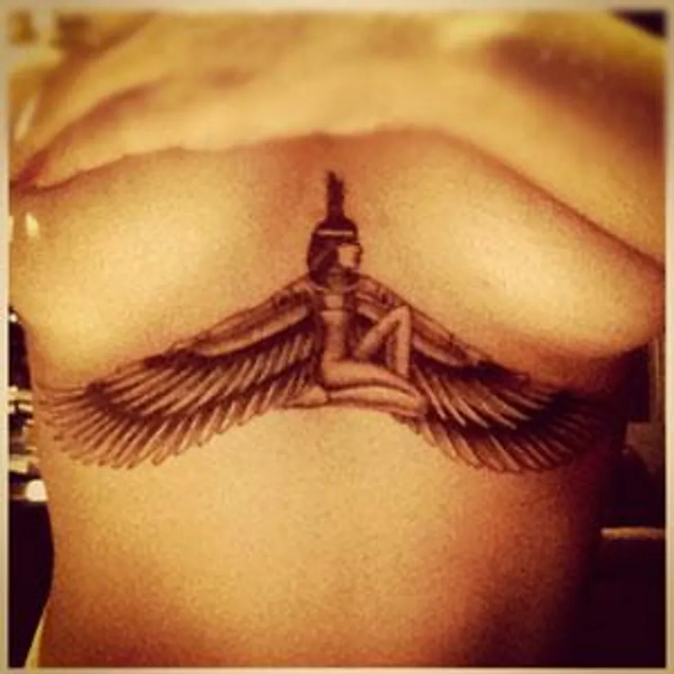 Rihanna gets inked again: Here's the key to all her 20 tattoos | Rihanna  tattoo, Rihanna, Skin color tattoos